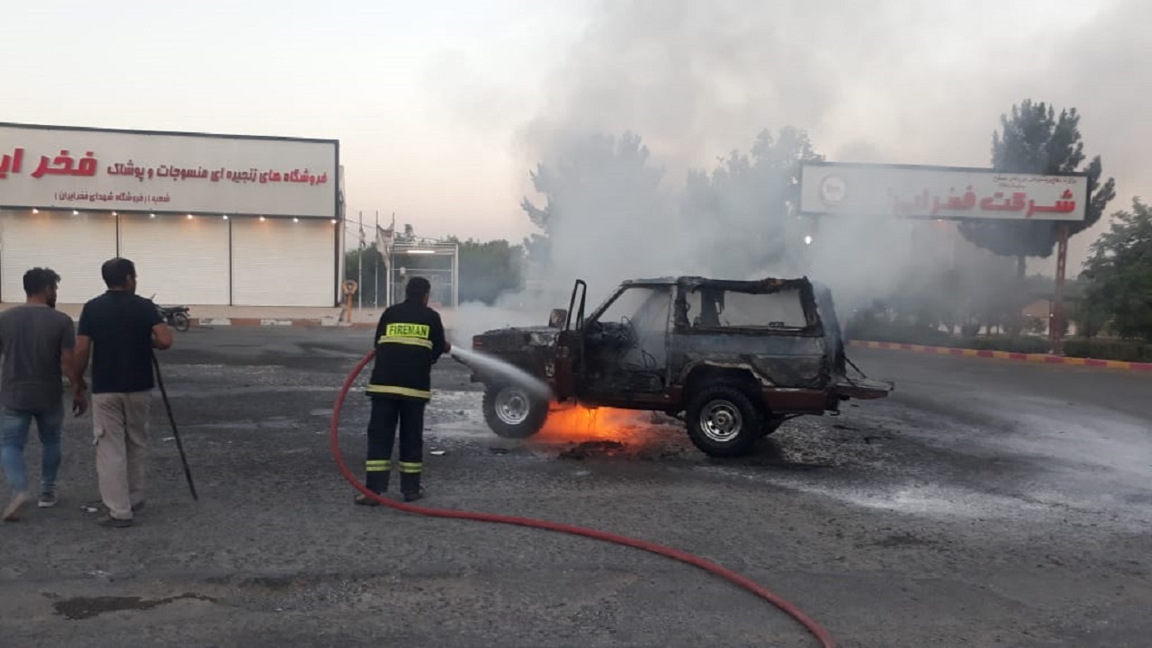 حریق خودرو پاترول در البرز تلفات جانی نداشت
