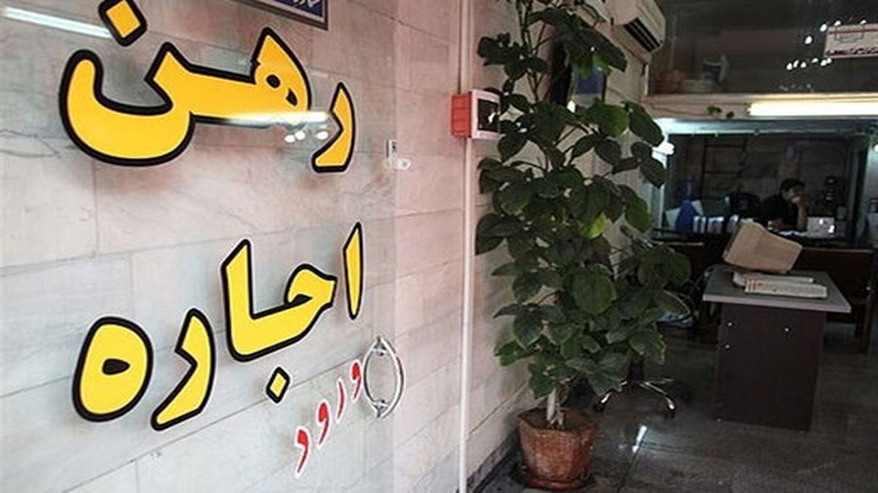 کمبود سرپناه در کرمان؛ زندگی در اصطبل!
