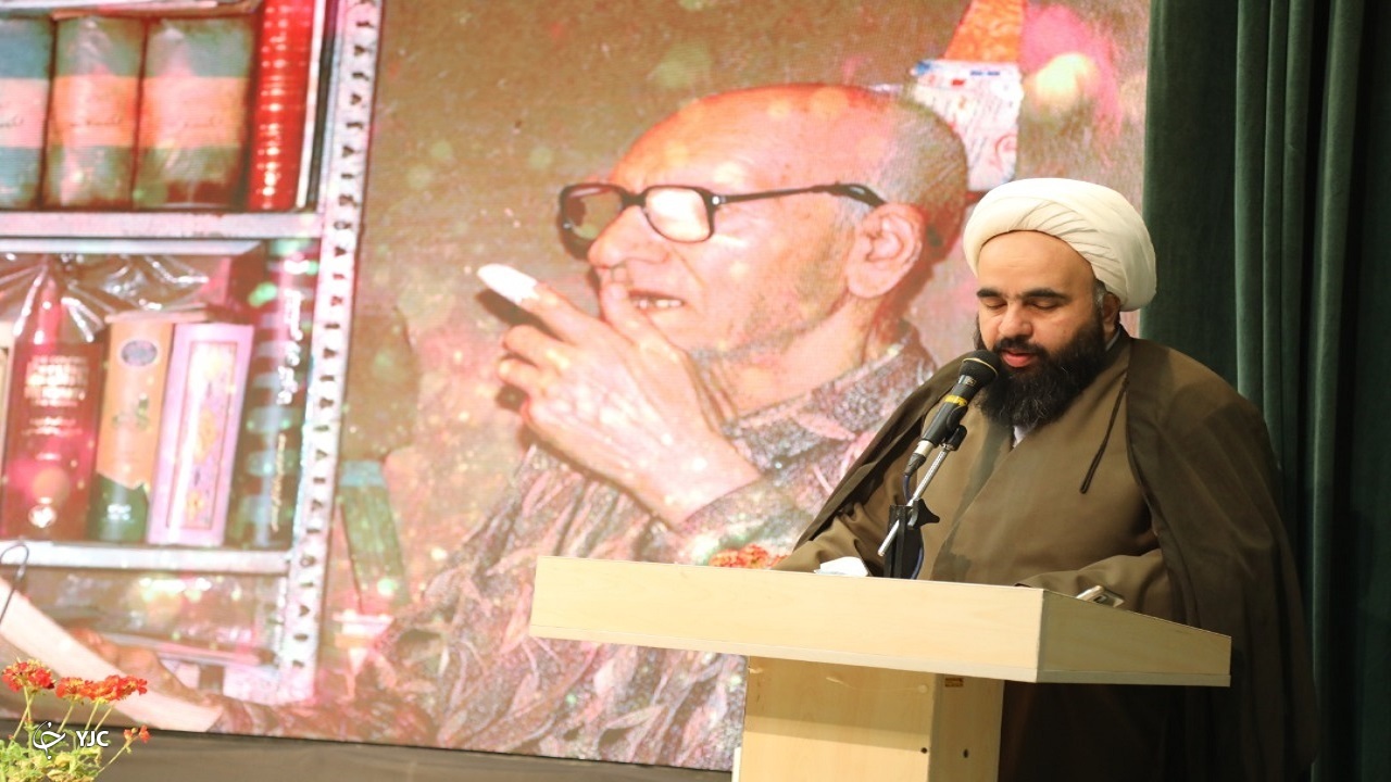 از قصه و قصه گو حمایت می‌کنیم