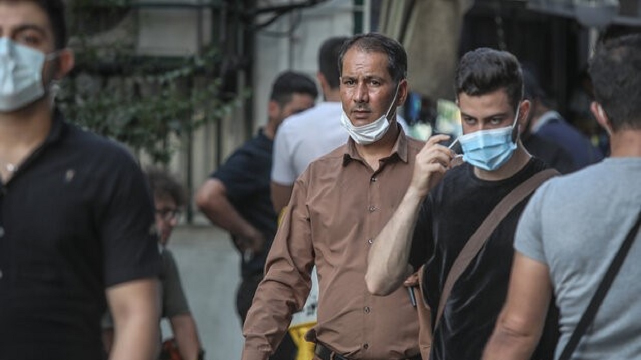 ماسک و واکسن بزنید تا زنجیره انتقال کرونا قطع شود
