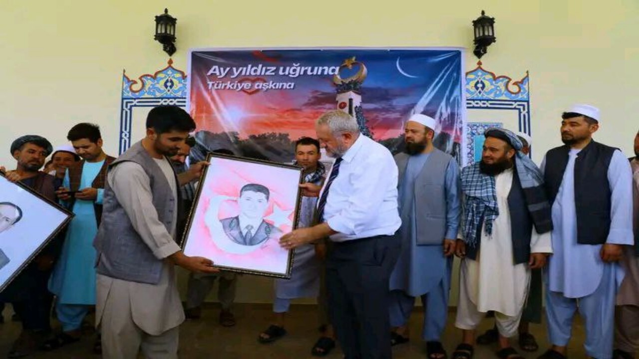 برگزاری نمایشگاه عکس و فیلم  از سوی دفتر تیکا در شهر شبرغان + تصاویر