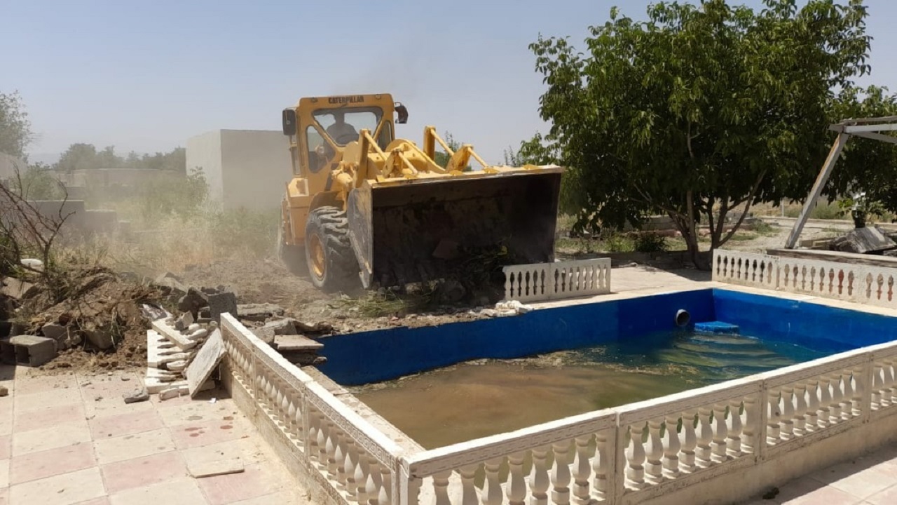 آزادسازی ۴۱ هکتار تغییر کاربری غیرمجاز در نظرآباد/ ۹ ویلا تخریب شد