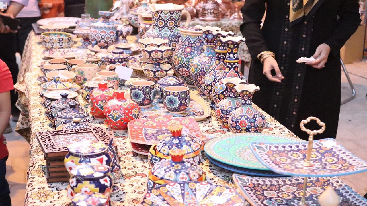 برگزاری جشنواره صنایع‌دستی و غذا‌های بومی محلی در مهریز+تصاویر
