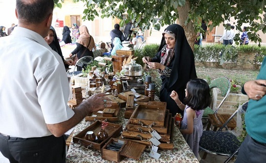 برگزاری جشنواره صنایع&zwnj;دستی و غذا&zwnj;های بومی محلی در مهریز+تصاویر