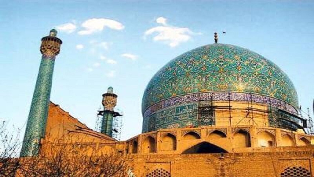کاشی‌های معیوب از روی گنبد مسجد امام (ره) اصفهان برداشته می‌شود