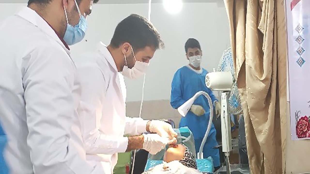 ارائه خدمات گروه جهادی پزشکی در سیریک