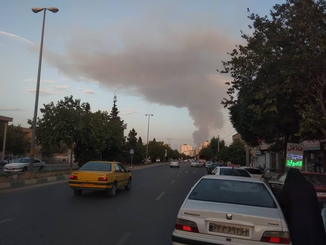آتش‌سوزی در نی‌زارهای دریاچه مهارلوی شیراز