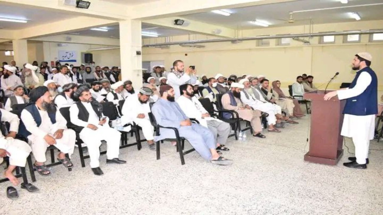 صحت عامه بلخ برای عالمان دین سیمینار آگاهی دهی مرض کولرا  برگزار کرد + تصاویر