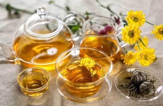 درمان فوری و موثر گرمازدگی با ۱۰ نوشیدنی گیاهی