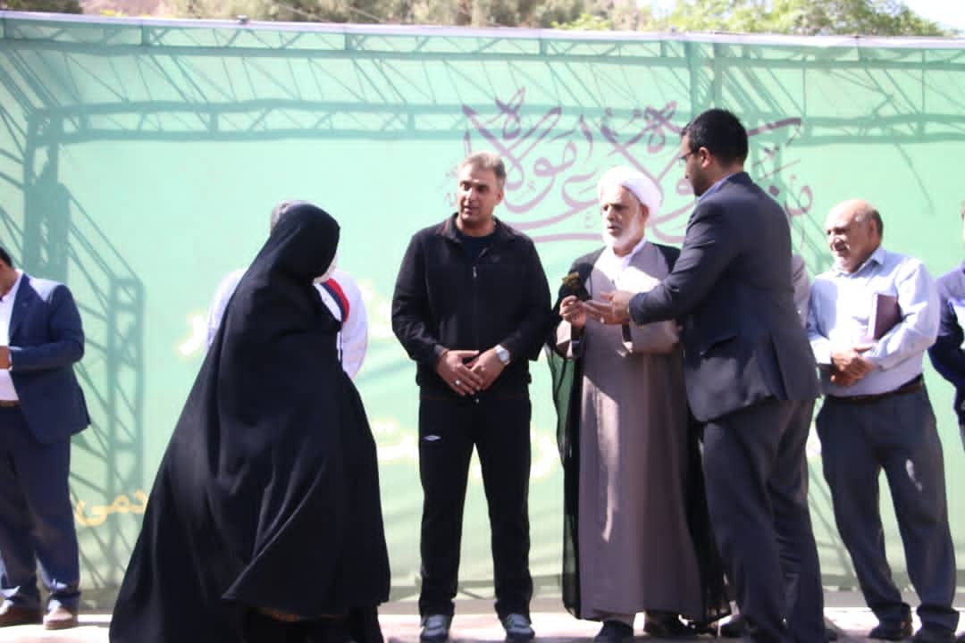برگزاری همایش پیاده روی خانوادگی غدیر در کرمان
