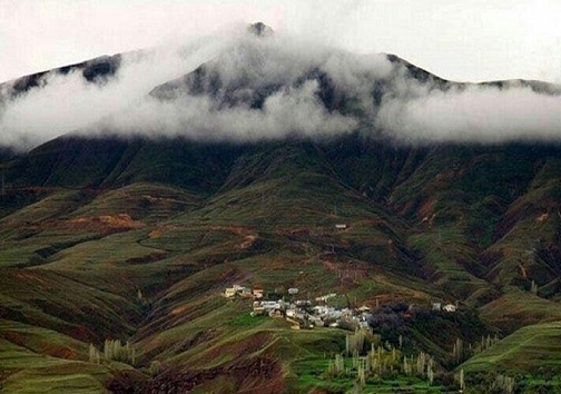 فراز قله شاه البرز، کل منطقه را پیش چشم شما می&zwnj;گذارد
