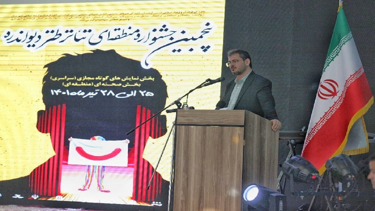زبان طنز یکی از جدی‌ترین ابزار اصلاح اجتماعی است