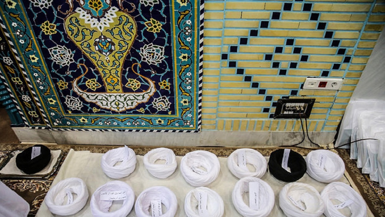 ۲۲ نفر از طلاب حوزه علمیه بناب به لباس مقدس روحانیت ملبس شدند