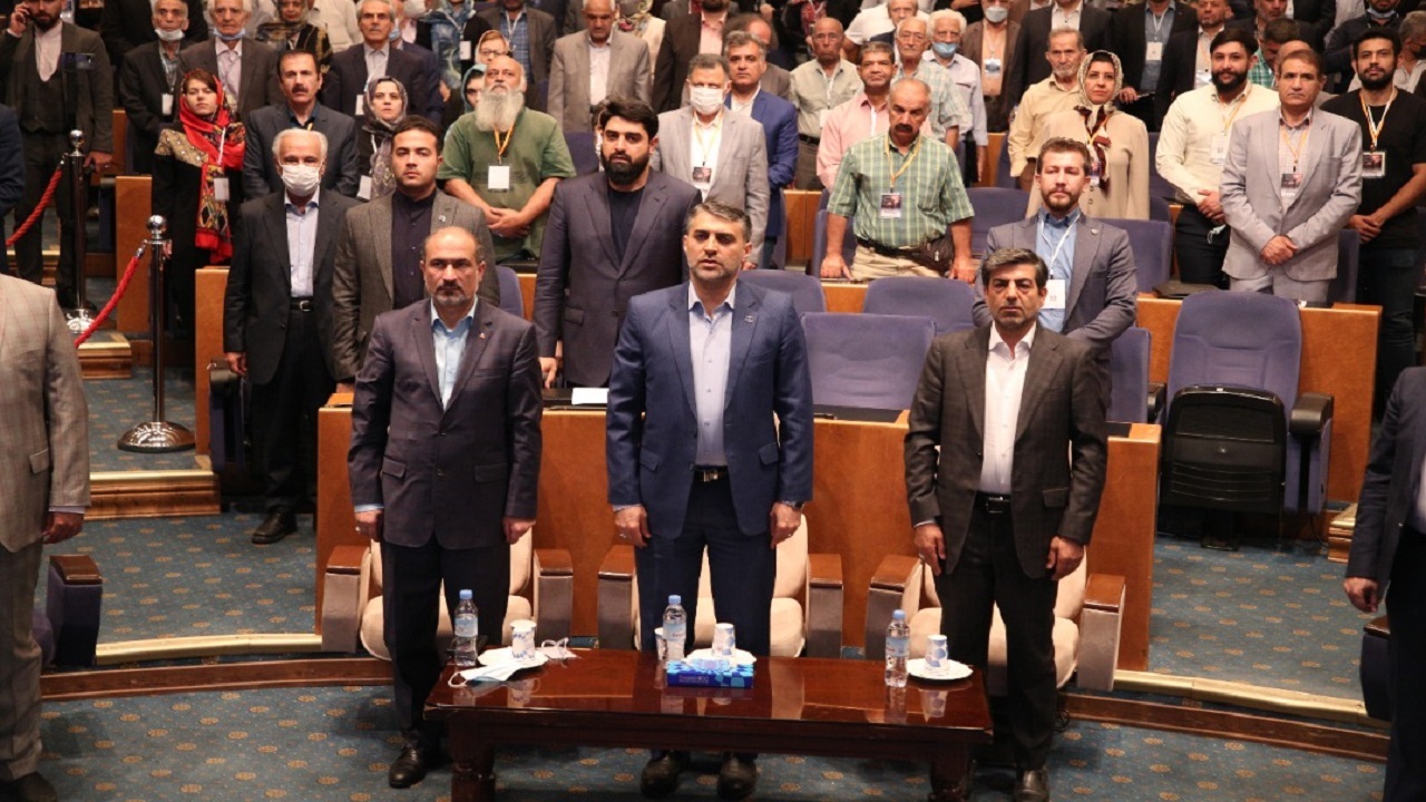 پیشرفت فعلی کشور در عرصه‌های مختلف، مدیون صنعت فولاد و بازنشستگان است
