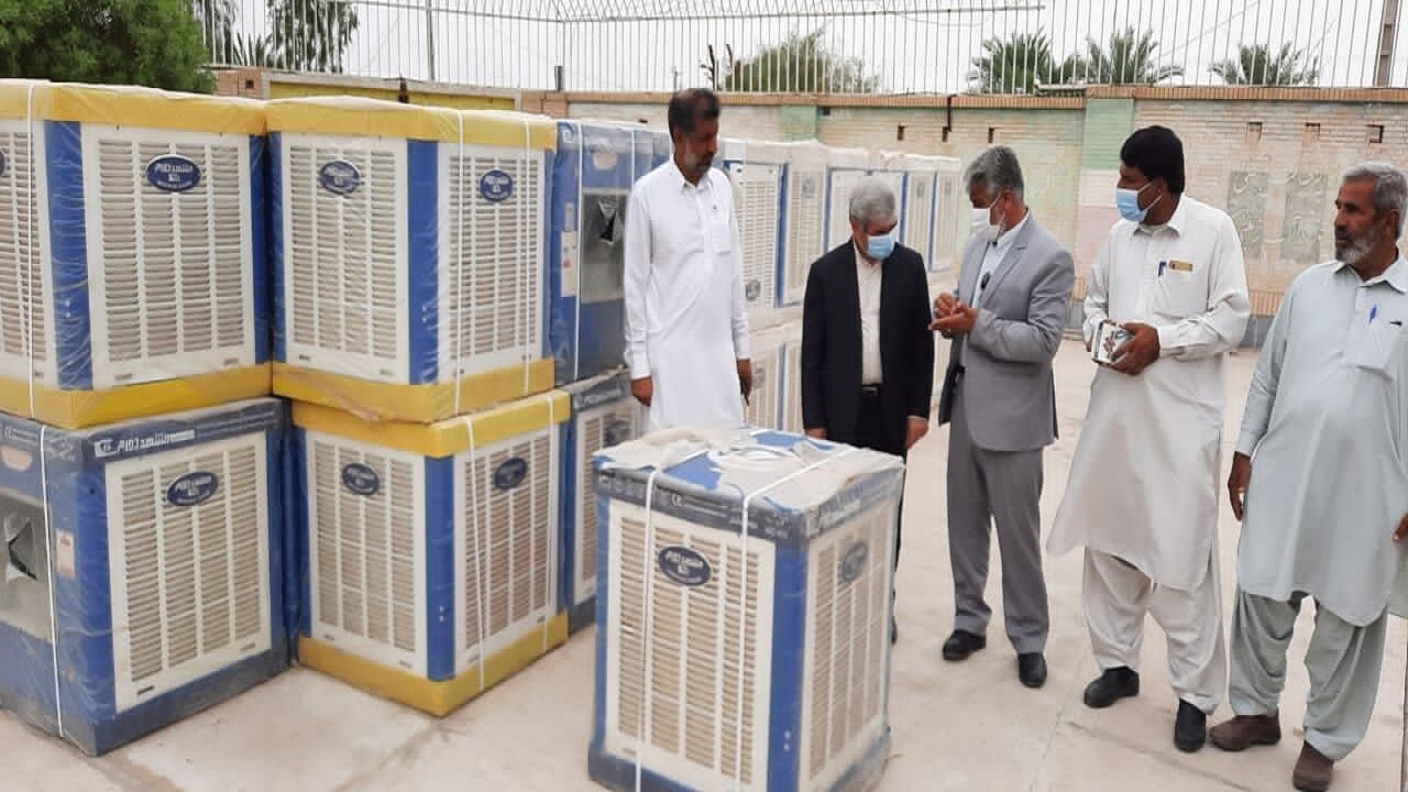 لوازم سرمایشی بین مددجویان کمیته امداد ایرانشهر توزیع شد