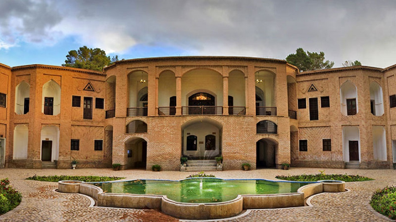معماری خاص اکبریه راه نجات از گرمای کویر