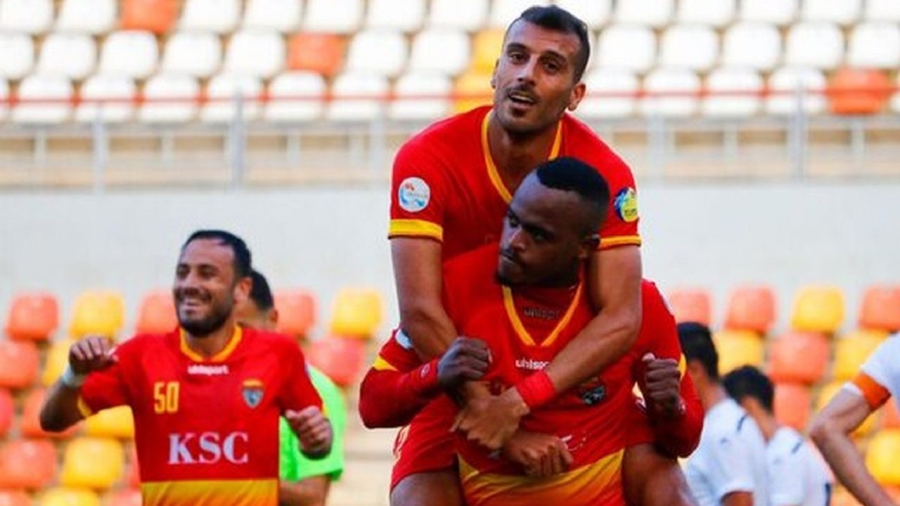 پاتوسی و ابهام در ماندن یا رفتن از فولاد