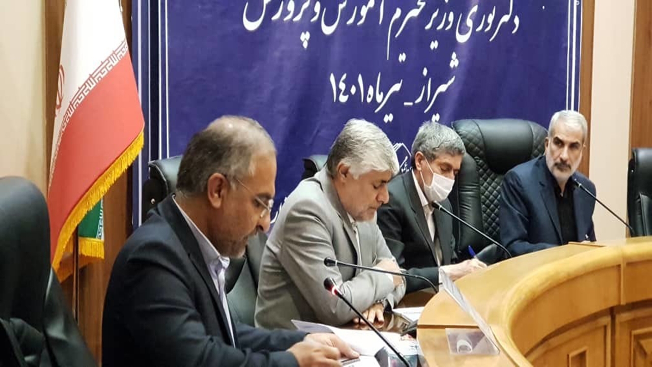 آموزش و پرورش فارس در راه اندازی هنرستان‌های دانش بنیان پایلوت کشوری شد