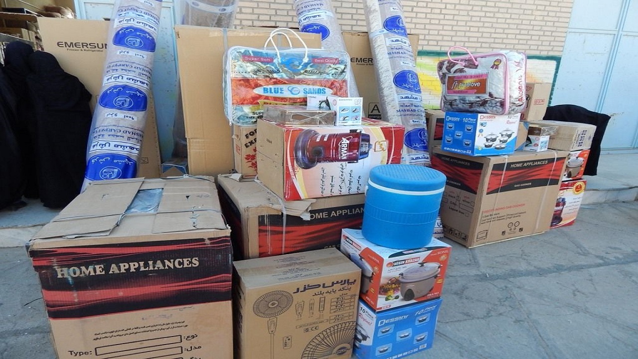 خیرین آبادانی حامی ۱۰ تازه عروس و داماد شدند