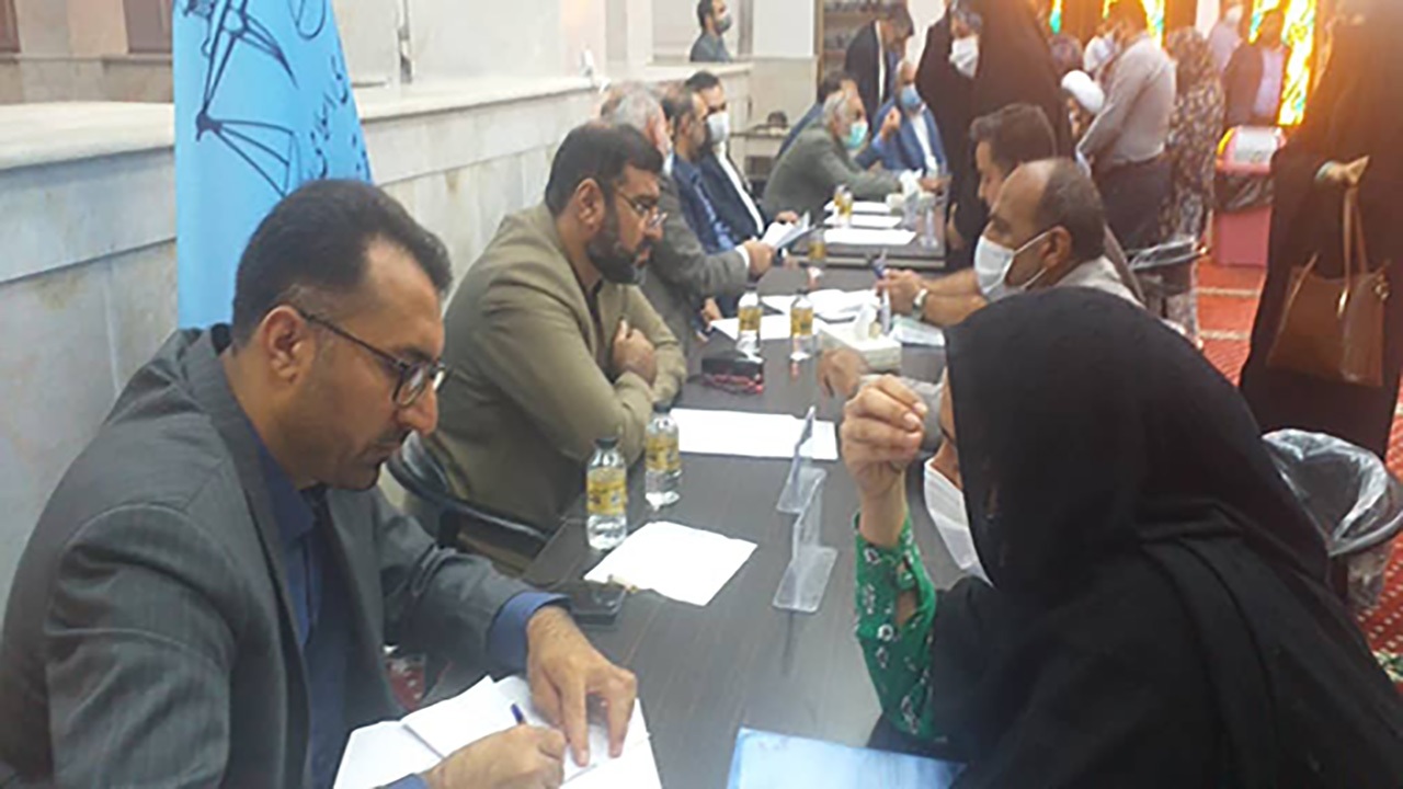 برگزاری میزخدمت قضایی در نماز جمعه بندرعباس +فیلم