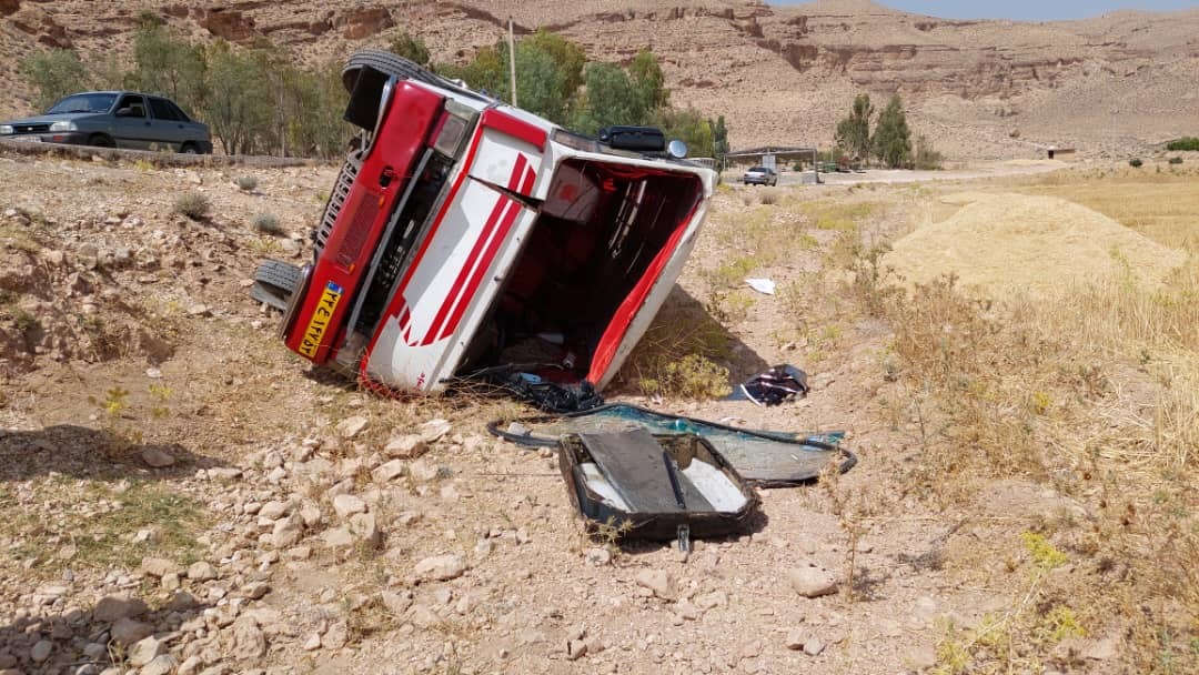 ۱۹ مصدوم در واژگونی یک دستگاه مینی بوس در فسا