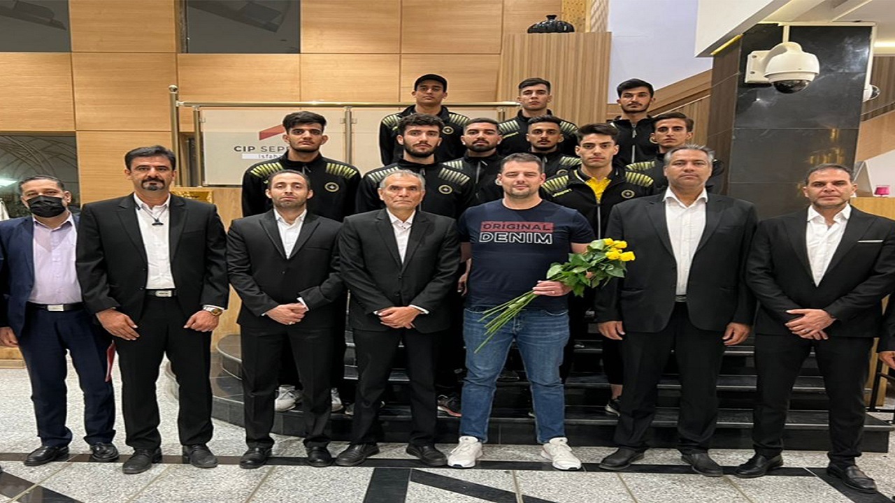 سرمربی تیم والیبال فولاد مبارکه سپاهان وارد ایران شد