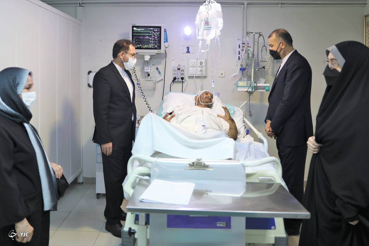 عیادت امیرعبداللهیان از مصدومان حادثه برخورد خودرو تشریفات وزارت امور خارجه