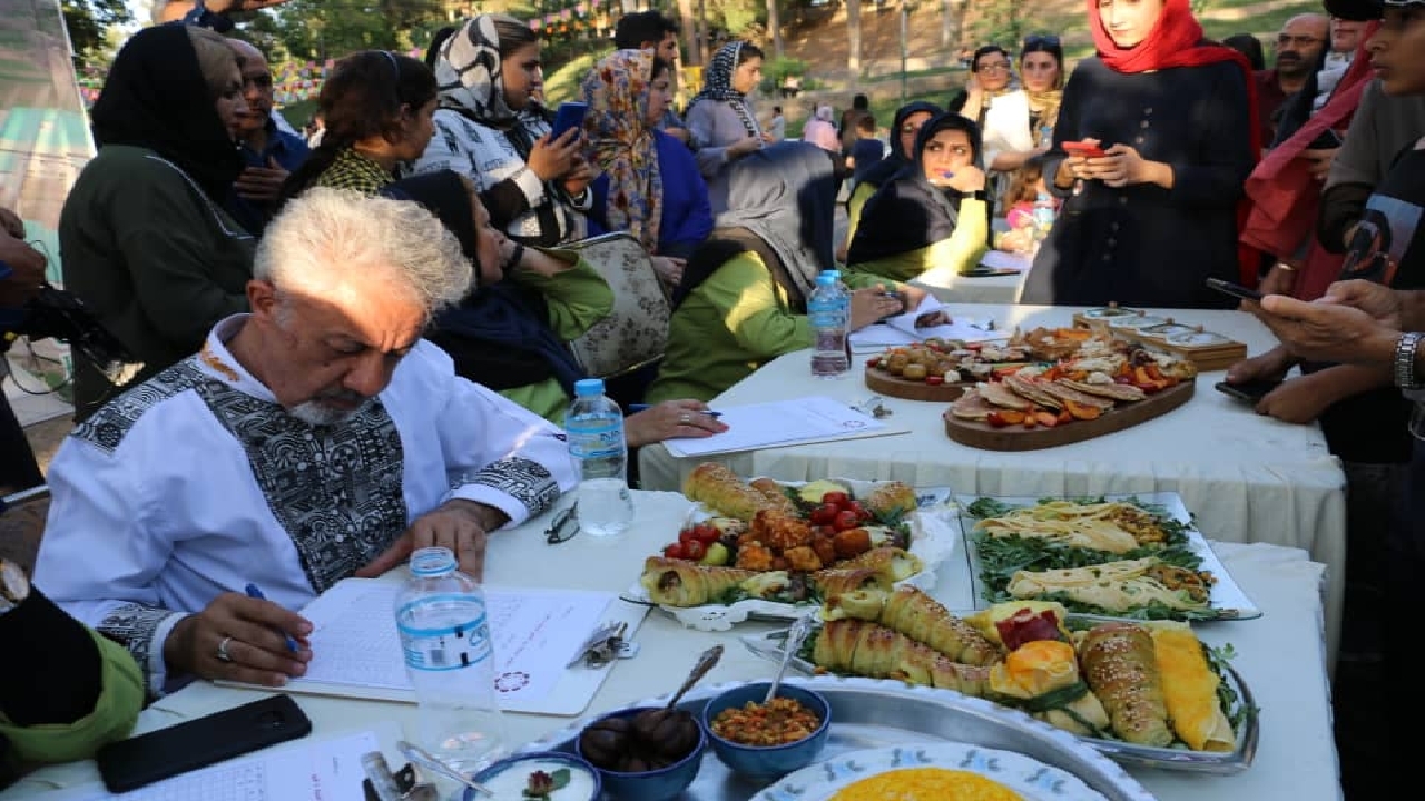 جشنواره بین‌المللی آشپزی با قارچ در سنندج برگزار شد