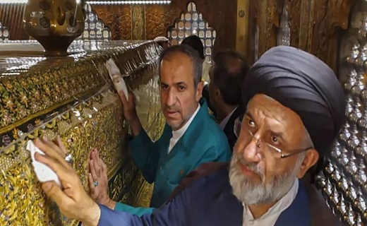 غبارروبی مزار حضرت مسلم (ع) با حضور مسئولان آستان مقدس قم+تصاویر