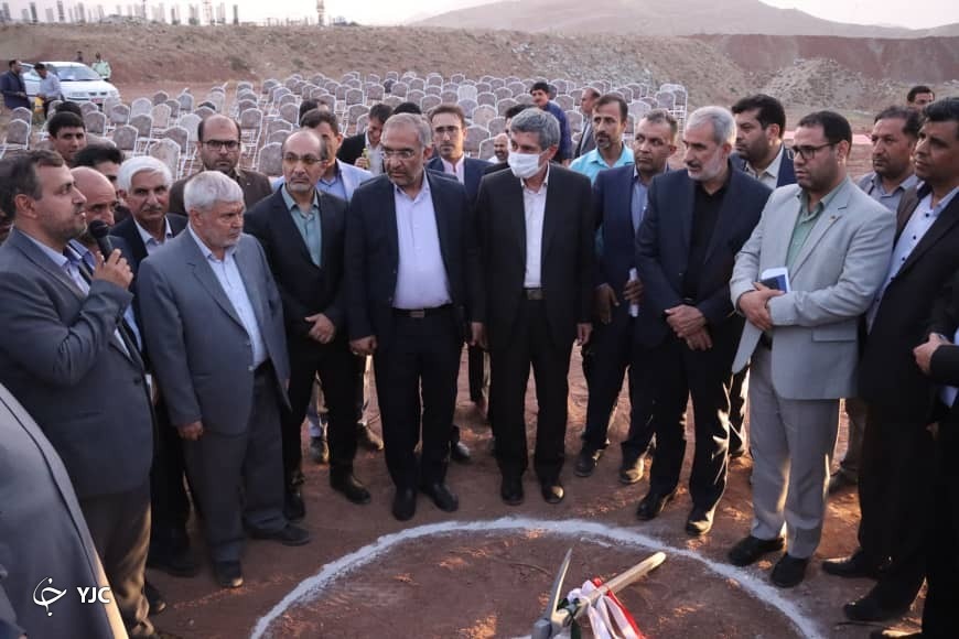 کلنگ احداث دانشگاه جامع فرهنگیان فارس به زمین زده شد