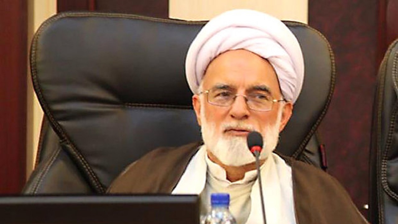 دستگاه قضا باید با یاریگران دشمن در فضای مجازی برخورد کند