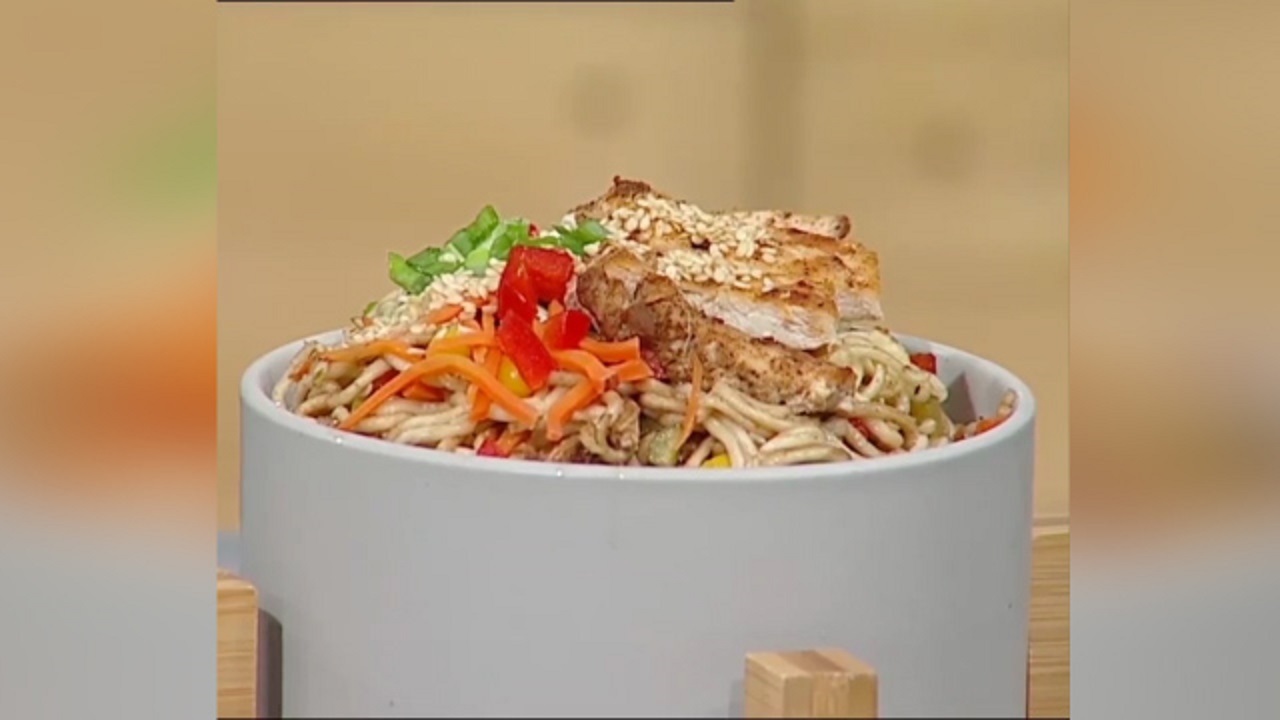 یک وعده غذایی کامل با سالاد نودل + فیلم
