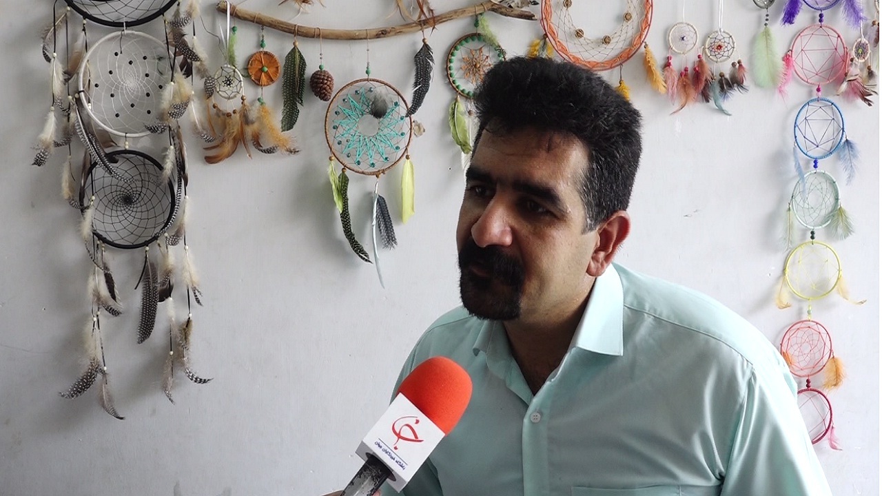 پرهای ناچیزی که محصولی گرانبها شده اند