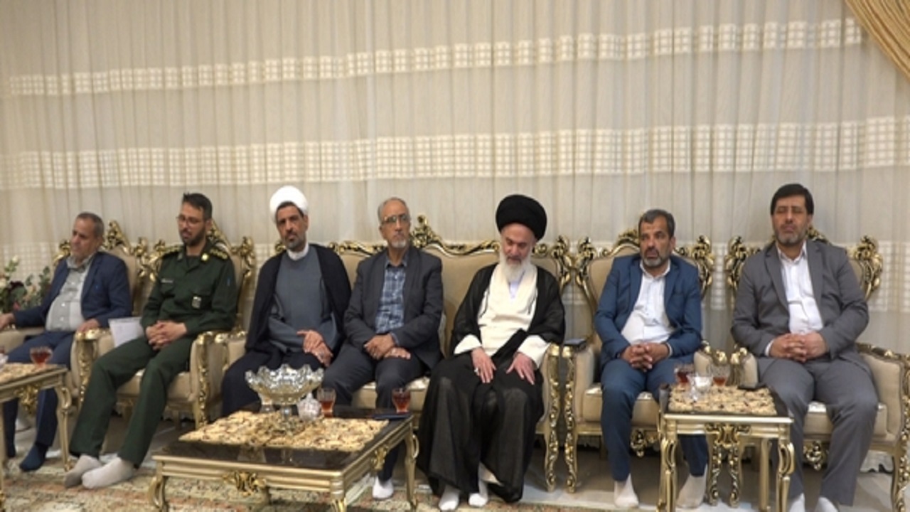 دیدار رئیس جامعه مدرسین با خانواده شهدا