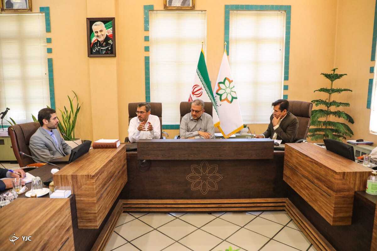 بررسی مشکلات دانش‌آموزان استثنایی و معلول شیراز در حوزه مدیریت شهری