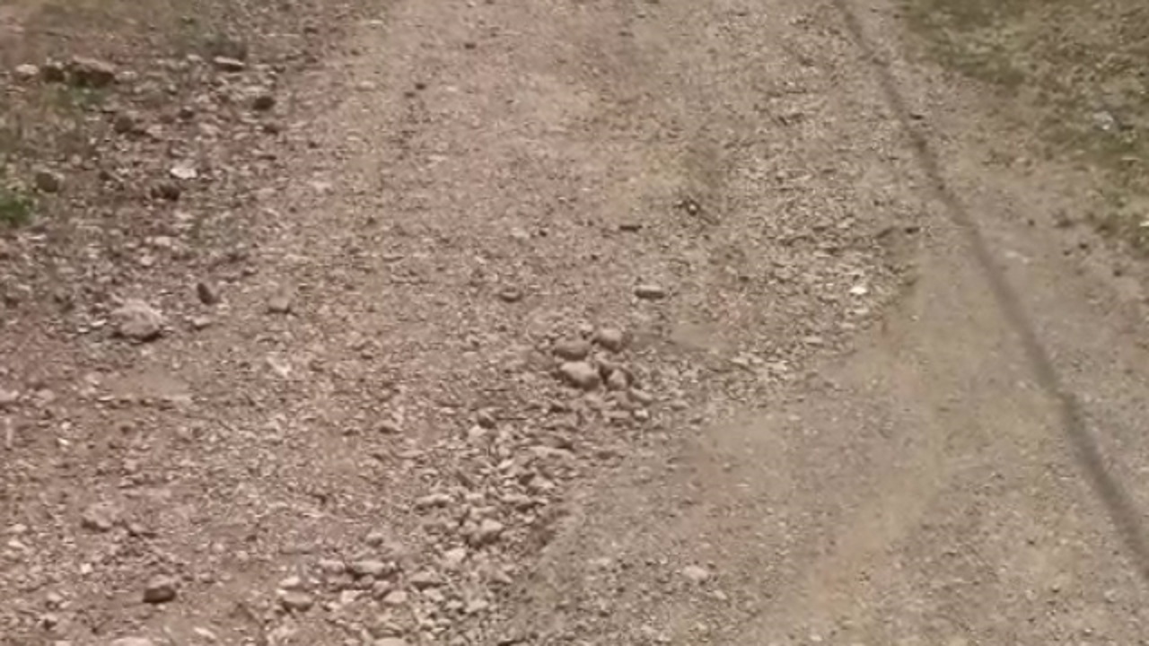آسفالت خاکی، معضل این روزهای اهالی جغدان شد + فیلم