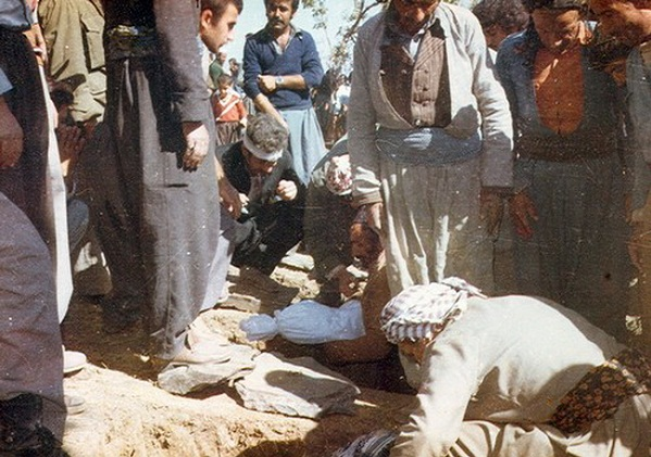 آرزو&zwnj;هایی که ۳۵ سال پیش در بمباران شیمیایی سردشت مدفون شد +تصاویر