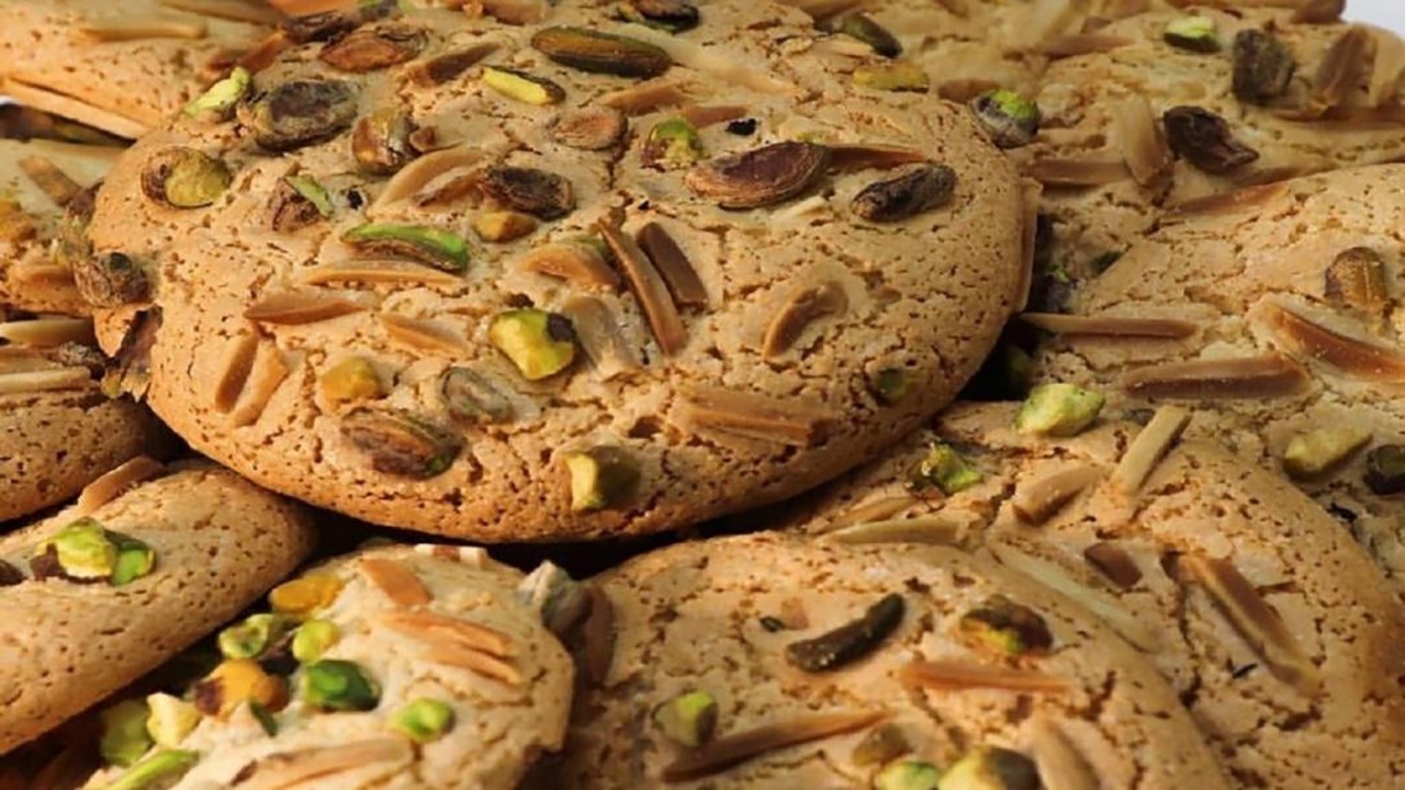 برگزاری جشنواره قرابیه، شیرینی و شکلات در تبریز