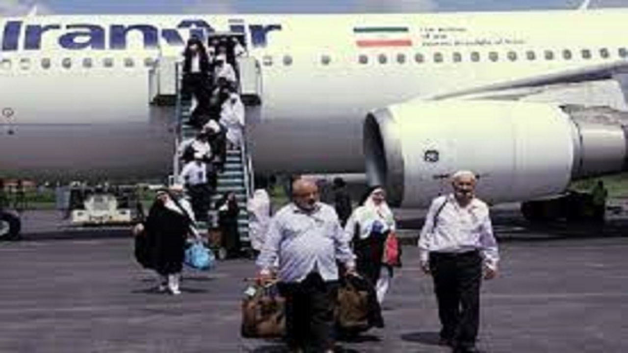 بازگشت اولین گروه زائران از حج تمتع به اصفهان ۲۶ تیر