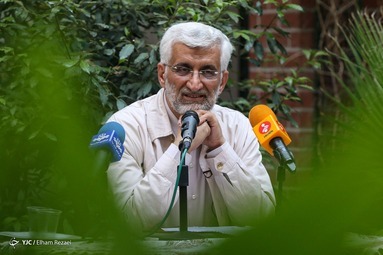 کسانی پای کار بیایند و حقیقت را نسبت به شبهات فضای مجازی روشن کنند