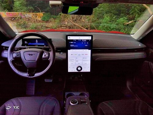 ولوو  XC40 2022 در مقابل فورد موستانگ ماخ ای مدل 2022