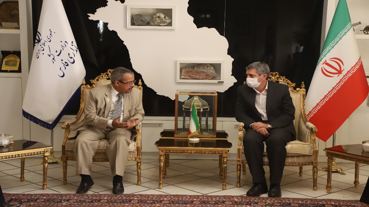 تاکید استاندار فارس بر گسترش روابط دانشگاهی شیراز و عمان