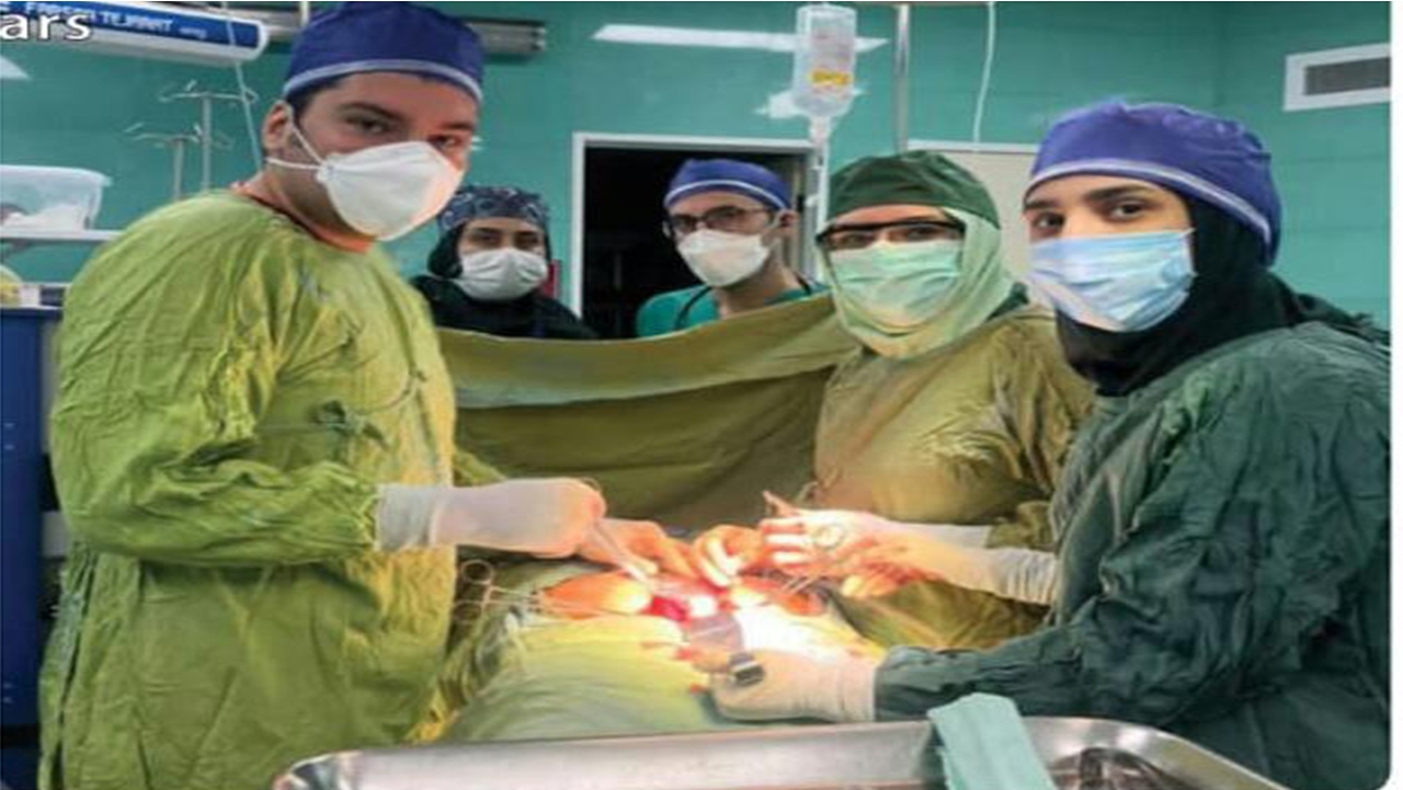 خروج توده ۲ کیلوگرمی از شکم یک بیمار در نی ریز