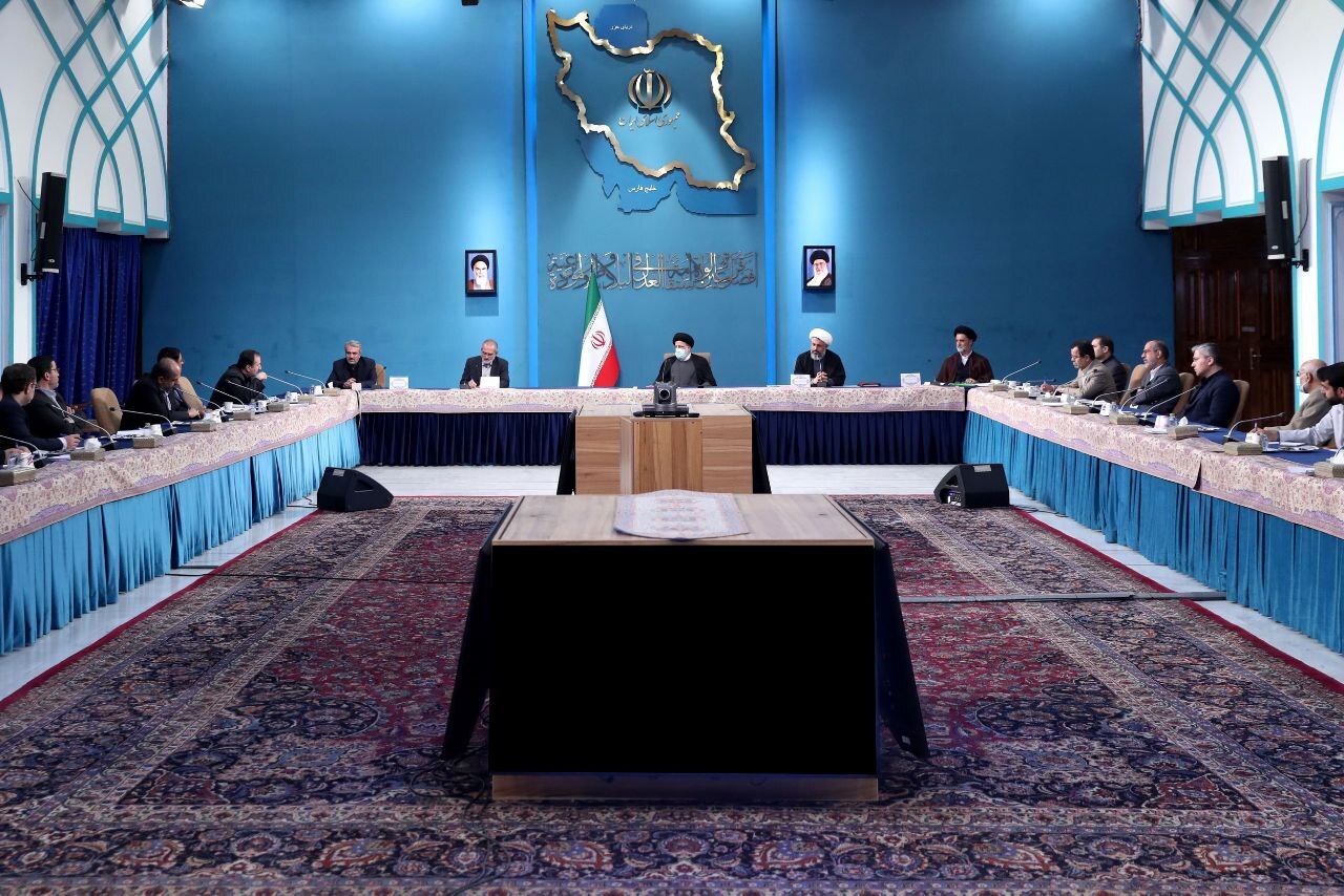 در کنار رسیدگی به تخلفات از مدیران پرتلاش و خدوم تقدیر و حمایت کنید