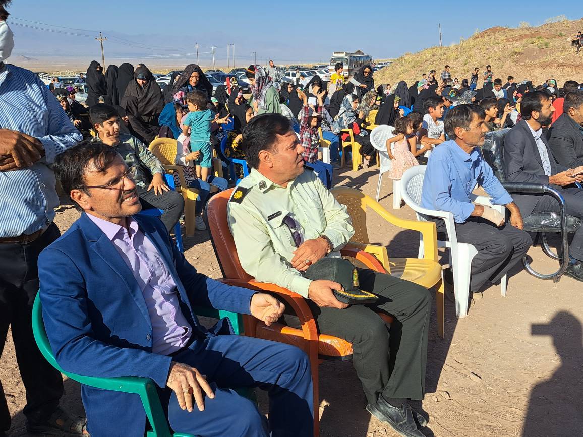 جشنواره بادام باب هویز زرند برگزار شد