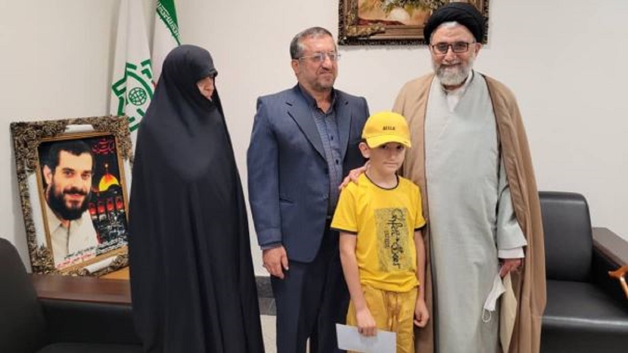 دیدار وزیر اطلاعات با خانواده شهید مدافع امنیت گیلان
