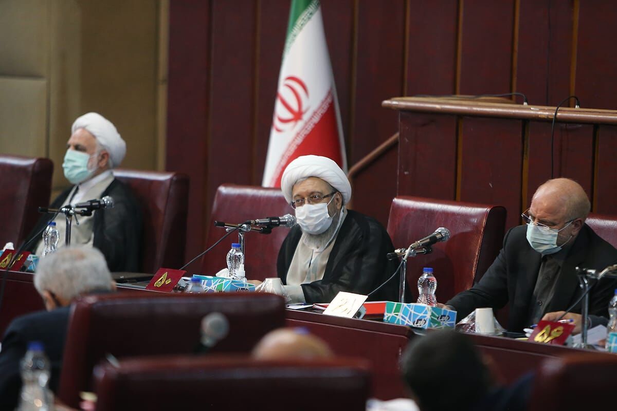 تصویب لوایح بودجه در دولت با رعایت سیاست های برنامه هفتم باشد