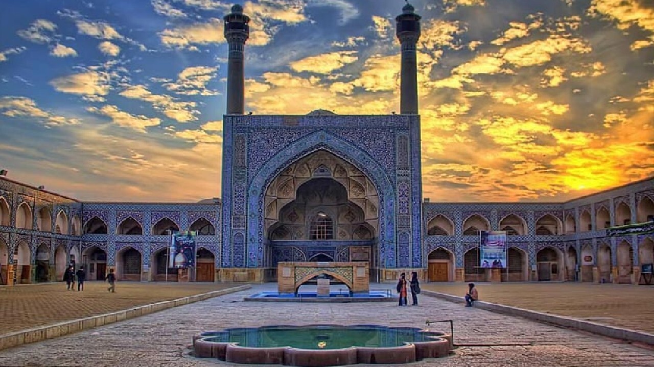 صدای پای مترو، این بار از زیر مسجد ۱۴۰۰ ساله عتیق