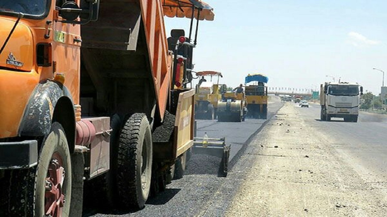 بهسازی مسیر شهید چمنی به گرماب در حال انجام است