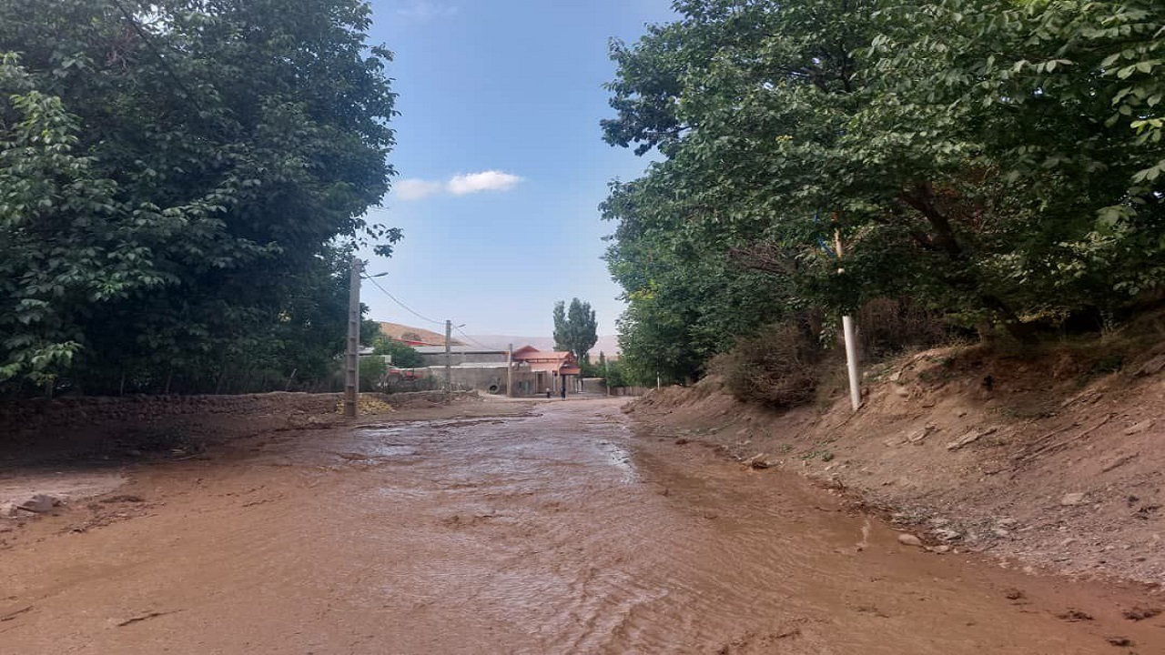 سیل در روستای توآباد شهرستان آوج خسارت جانی نداشت